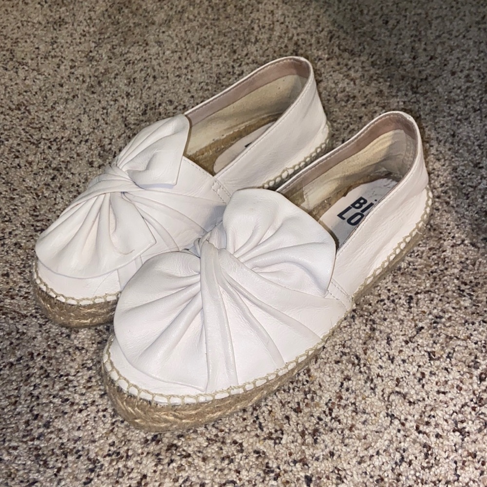 Pink wedge shoes